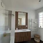 T2 Lumineux En Centre-ville Avec Balcon Et Parking Securise - Fr-1-319-612 * La Teste-de-Buch