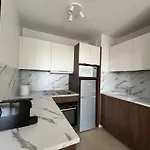 T2 Lumineux En Centre-ville Avec Balcon Et Parking Securise - Fr-1-319-612 *