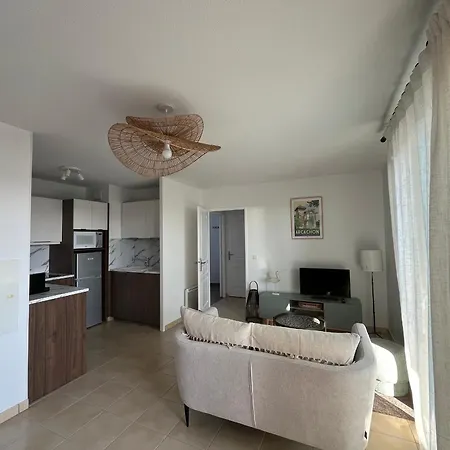 T2 Lumineux En Centre-ville Avec Balcon Et Parking Securise - Fr-1-319-612 La Teste-de-Buch