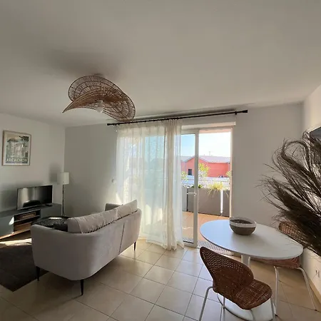 T2 Lumineux En Centre-ville Avec Balcon Et Parking Securise - Fr-1-319-612 Apartment *